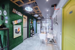 Interior entrance - RedDoorz Plus @ Danlig Street Makati (Makati)