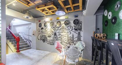 RedDoorz Plus @ Danlig Street Makati