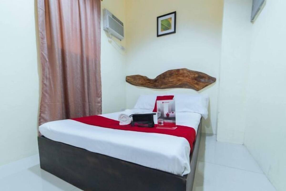 1 bedroom, hypo-allergenic bedding available, WiFi (free), bed sheets