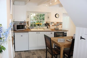 Cottage, Private Bathroom | Private kitchen