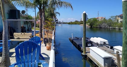 Waterfront-canal/w/Gulf view-pets welcome-private dock for a fee.