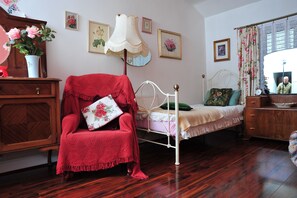 Hypo-allergenic bedding, iron/ironing board, free WiFi - The Beauty Rooms (Liverpool)