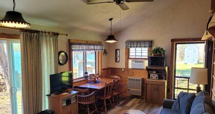 Beach cottage on the water - private and pet friendly!