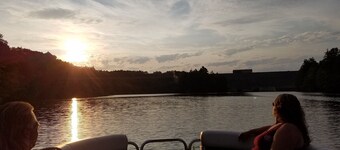 Beach cottage on the water - private and pet friendly!