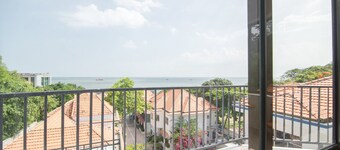 RedDoorz Plus near Bai Truoc