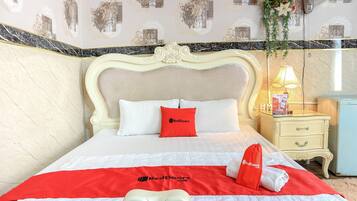 Deluxe Room | Minibar, in-room safe, desk, free WiFi