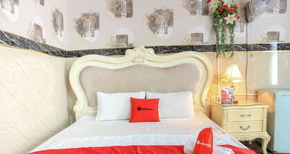 RedDoorz @ Cong Hoa Street