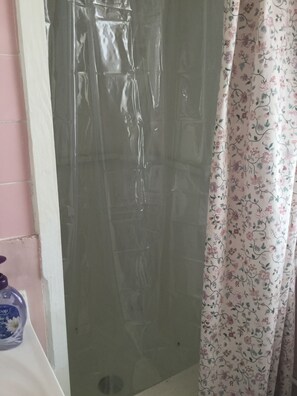 Dusche, Haartrockner, Toilettenpapier