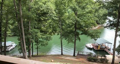 Keowee SC lake home