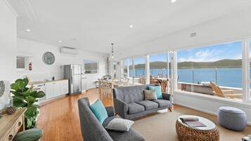 Smart TV, DVD player