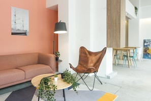 Lobby sitting area - Residences @ Farrer Park by RedDoorz (Singapore)