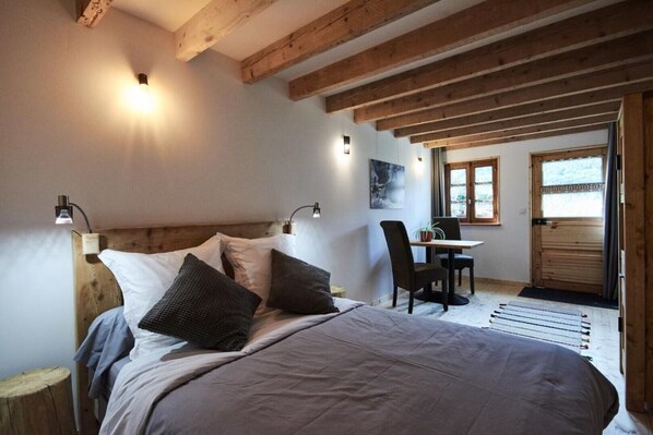 1 quarto, Wi-Fi de cortesia, roupa de cama