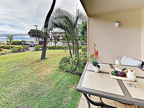 Outdoor dining - Where South Kihei Shines Updated Condo Ocean Views Pool Across Kamaole II (Kihei)