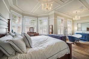 4 soverom, strykejern/-brett, wi-fi og sengetøy