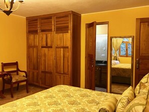 6 chambres, fer et planche à repasser, Wi-Fi, draps fournis