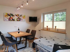 1 makuuhuone, vauvan matkasänky, Wi-Fi, vuodevaatteet