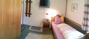 1 Schlafzimmer, Schreibtisch, WLAN, Bettwäsche
