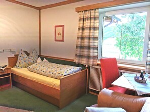 1 habitación, escritorio, wifi y ropa de cama