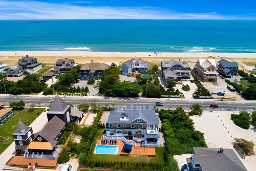 Ultra High End rental with pool and close to beach
Reduced rated for 2026.