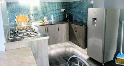 Tako's Cozy Home with King-Size Bed (entire flat)