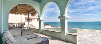 Sabor a la Vida Storybook Oceanfront Home @ Las Conchas