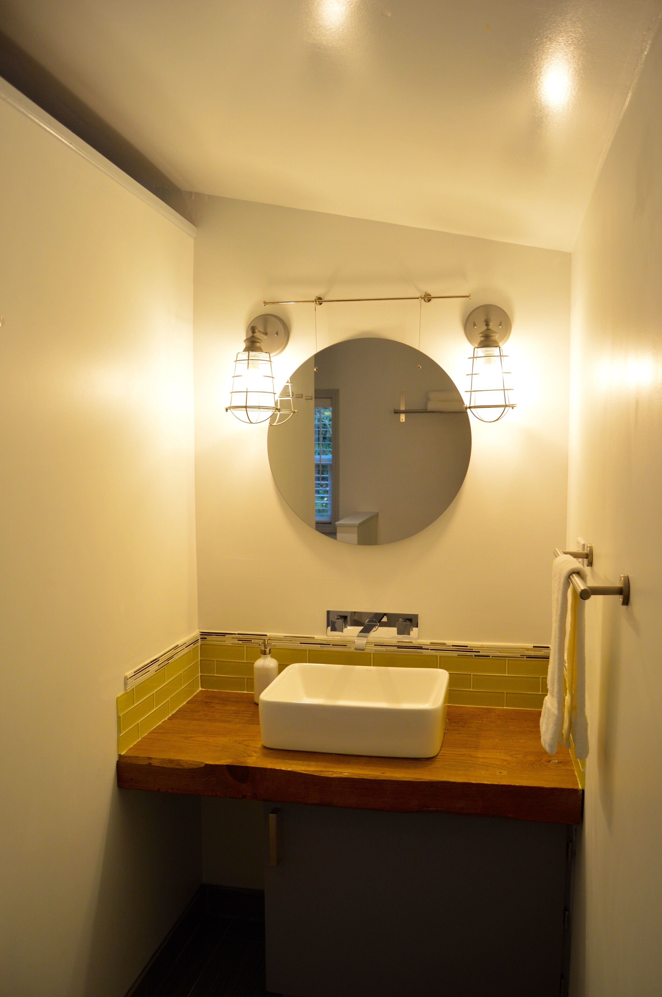 Bruser, hårtørrer, håndklæder, Sæbe