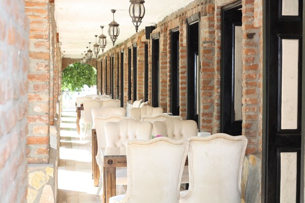 Porch - Antik Manastir Butik Otel (Edremit)