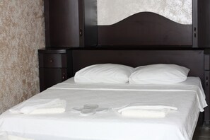 Minibar, una scrivania, Wi-Fi gratuito, lenzuola