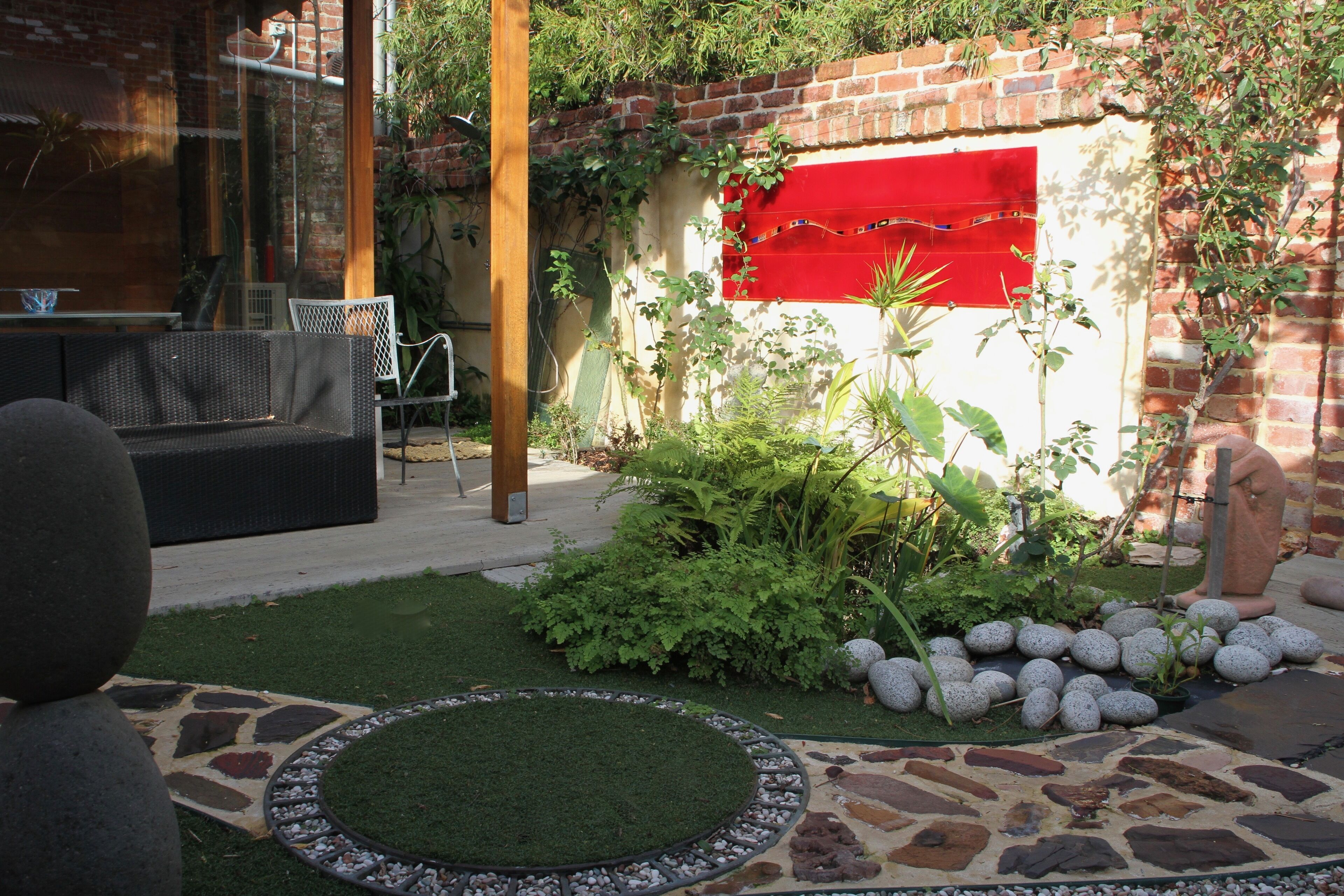 NEW listing:  PARADISE HIDEAWAY , 6 doors to South Beach and 4 doors to cafes