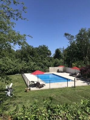 حمّام سباحة خارجي، حمّام سباحة مُدفَّأ