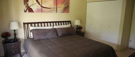 2 bedrooms, iron/ironing board, travel cot, free WiFi