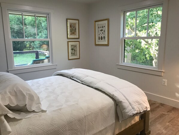 4 bedrooms, desk, iron/ironing board, WiFi