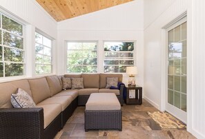 Smart TV, fireplace, offices, printers