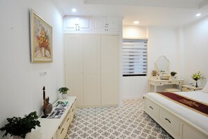 Family Two-Bedroom With Outside-View Balcony