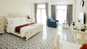 Deluxe Studio (With Outside Balcony)