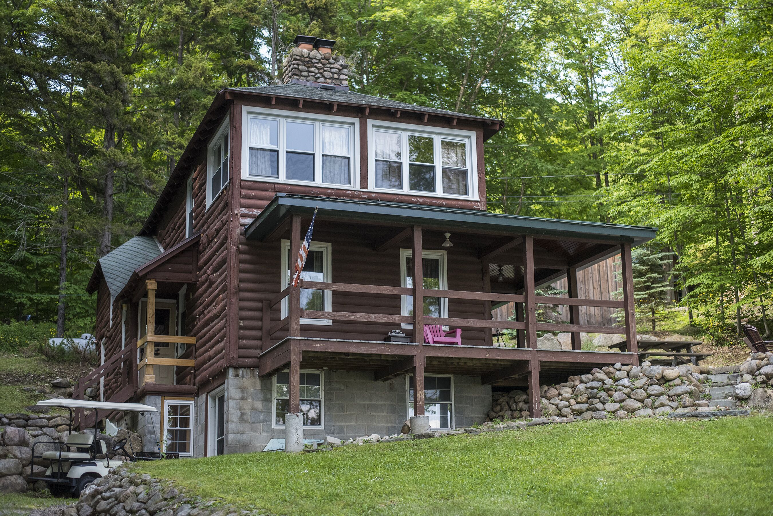 Renovated Lodge with Gorgeous Lake  Views