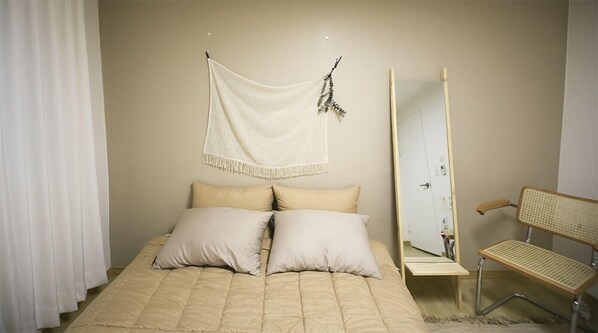 Muebles diferentes, camas plegables/adicionales y wifi gratis