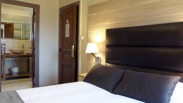 Double Room | Cribs/infant beds, free WiFi, bed sheets