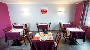 Daily buffet breakfast (EUR 10 per person)