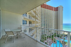 Outdoor dining - 1016 Shores Of Panama- Beautiful Beaches & breathtaking Sunsets (Panama City Beach)