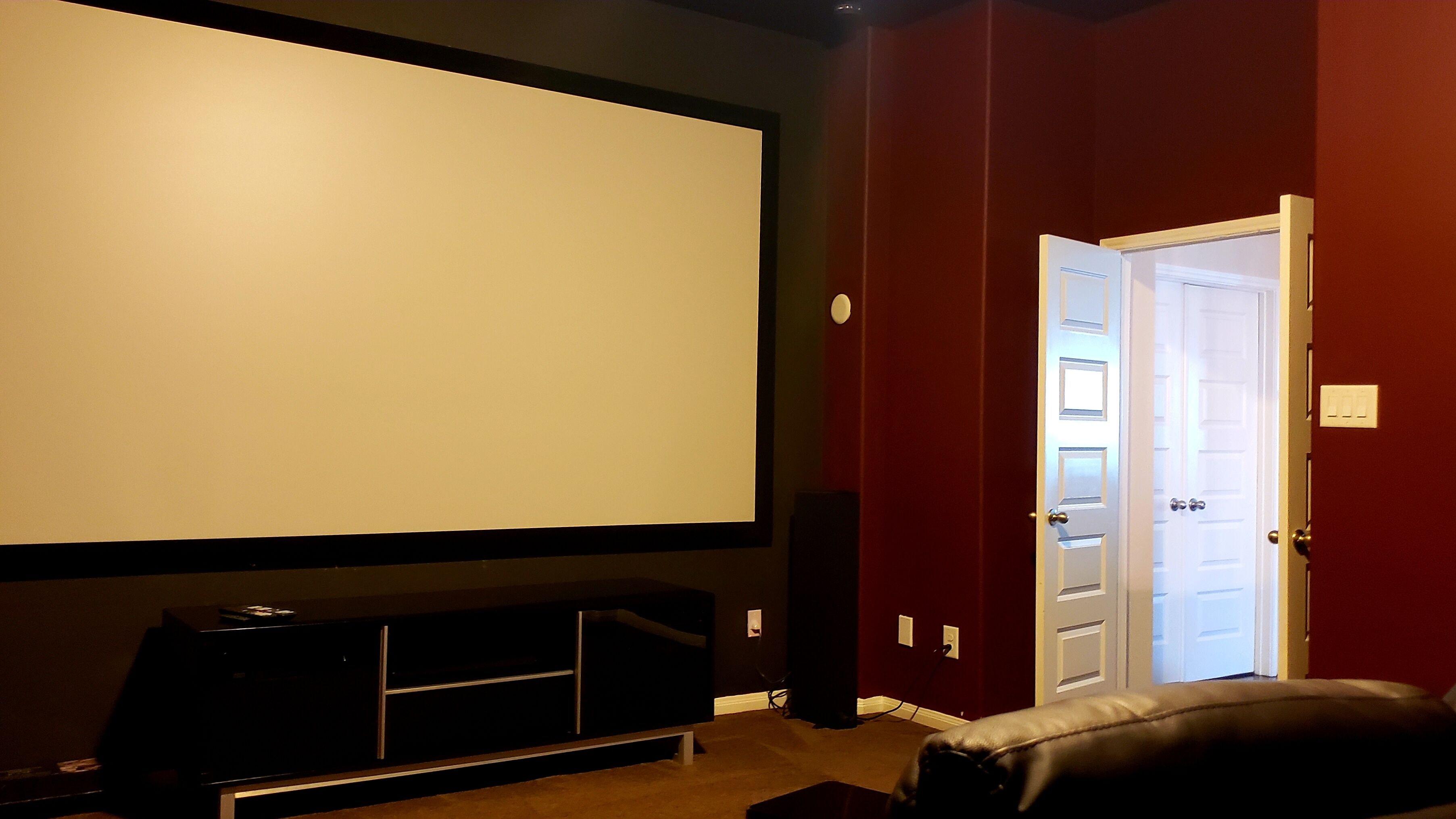 4 bedrms, 3 full bathrms, theater, 4K+ sq ft, Outlet Mall, bar, gameroom