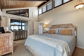 5 bedrooms, Internet, bed sheets - Beachfront home with amazing ocean views, a two-level deck, and bikes (Oceano)
