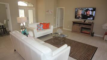 House | Living room | Flat-screen TV, fireplace, DVD player