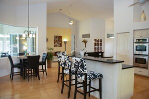 House | Private kitchen | Fridge, microwave, oven, stovetop - Amazing Lagoon (Rotonda West)
