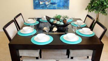 House | Private kitchen | Stovetop, dishwasher, cookware/dishes/utensils