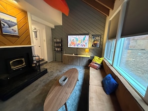 Smart-tv, pejs, videospil, dvd-afspiller