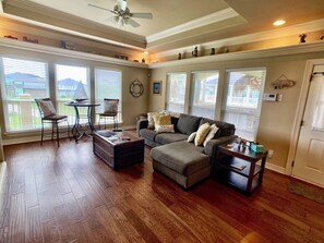 Living area - LOS PELICANOS - 2 bedroom, Gulf View, Palapa Bar on deck!! (Crystal Beach)