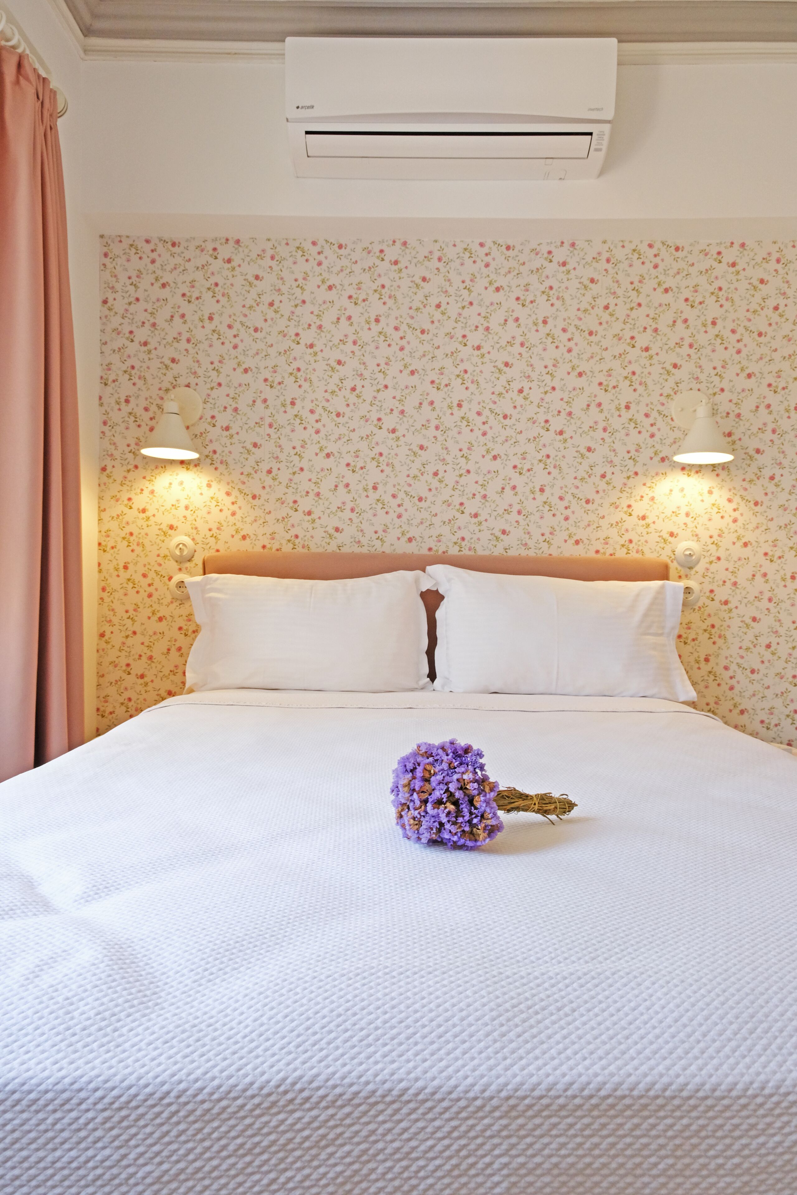 deluxe room | free wifi, bed sheets