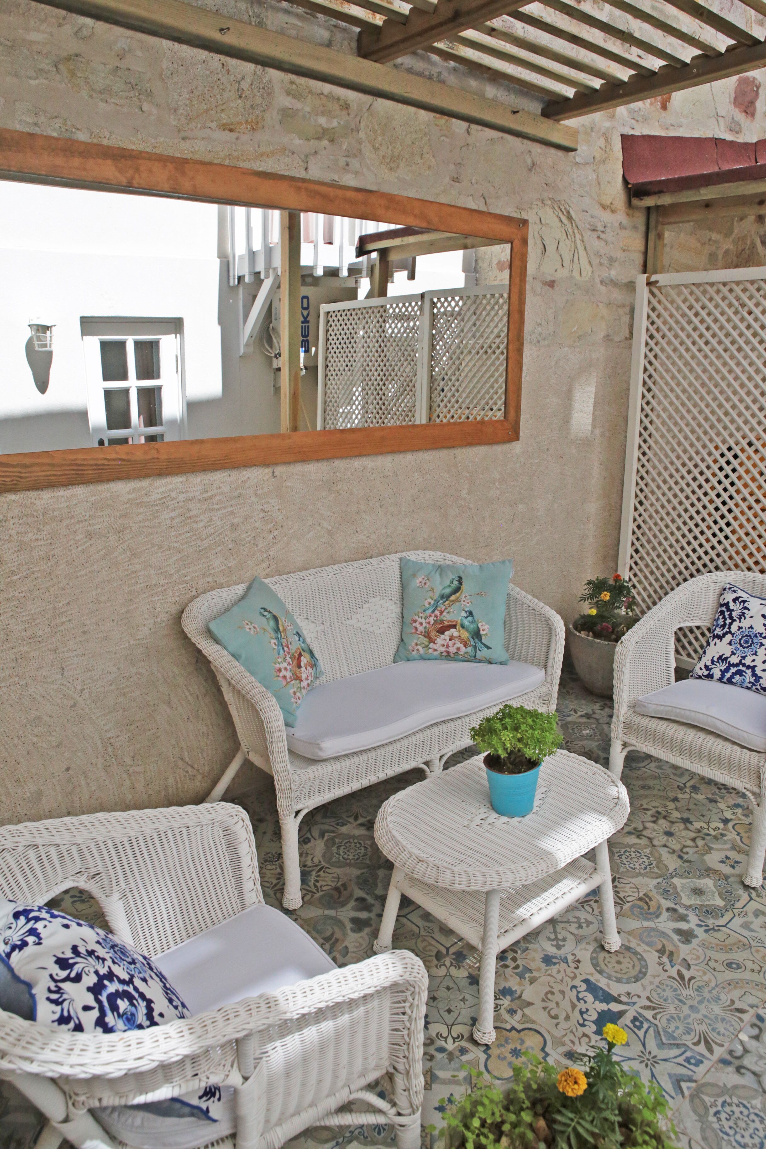 deluxe room, garden area (basement/ground floor) | free wifi, bed sheets