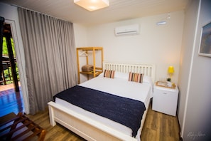 Chambre Double Deluxe, balcon | Surmatelas, minibar, bureau, chambres insonorisées